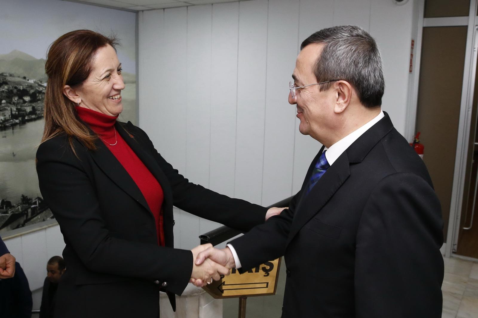 DİSK’ten Başkan Batur’a ziyaret: İşveren değil mesai arkadaşıyız