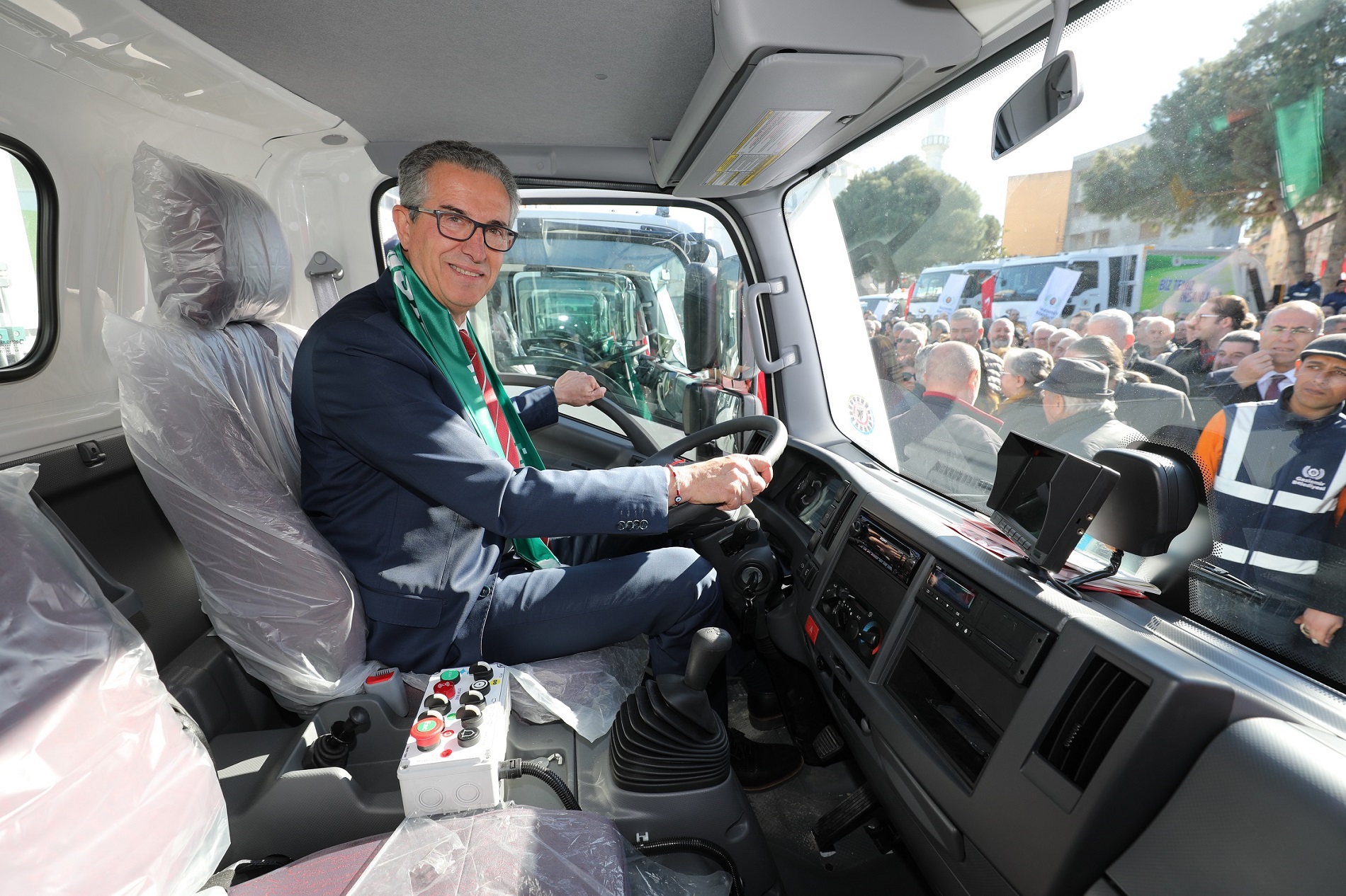 Gaziemir’de temizlik devrimi: Taşerondan belediye bünyesine!