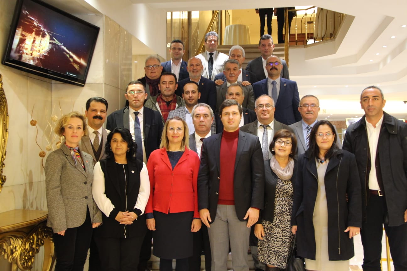 Yücel’den ilçe başkanları ile kongre zirvesi: Başkanlar istedi, göreve hazırım