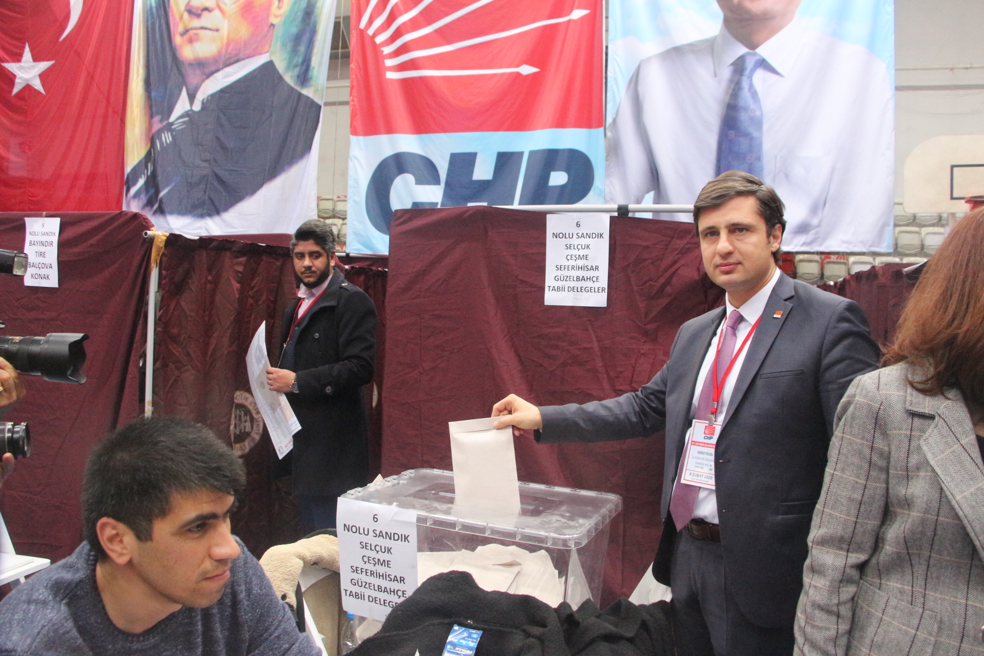 CHP İzmir'de şaşırtıcı sonuçla ikinci Yücel dönemi: Delegeler oy atmayı unutmuş