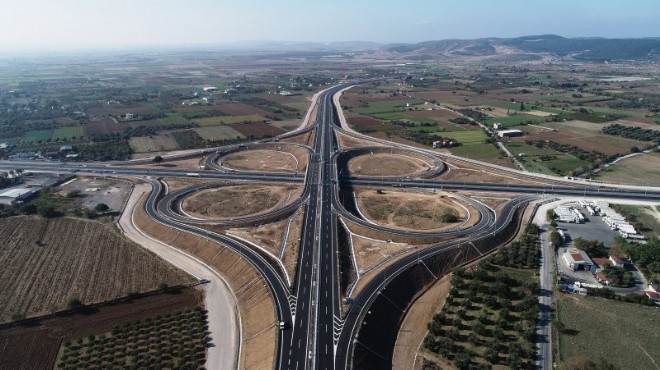 Kuzey Ege Otoyolu açıldı: Çandarlı 40 dakikaya iniyor!