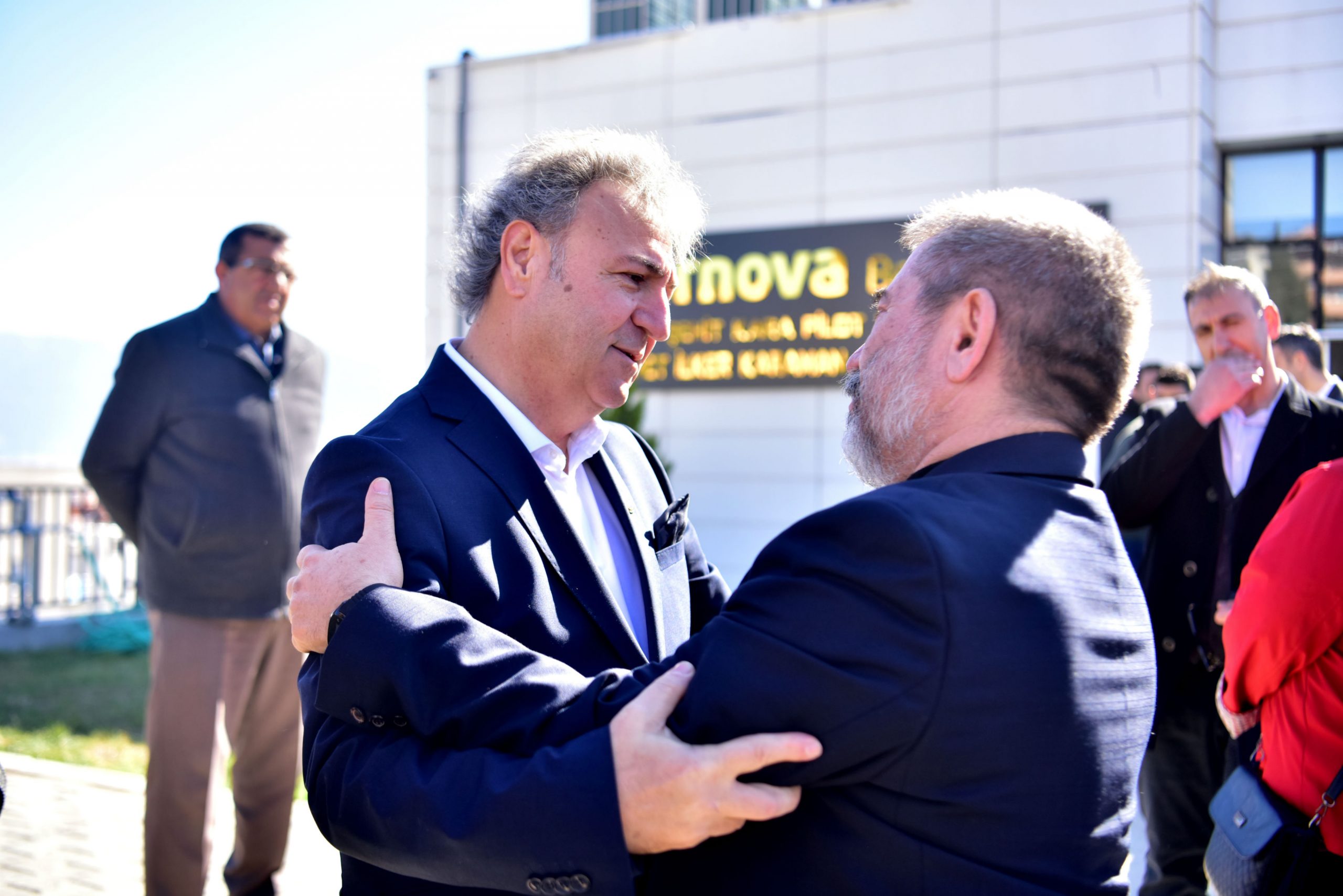 Bornova'da dördüncü pazaryerini açan İduğ: 