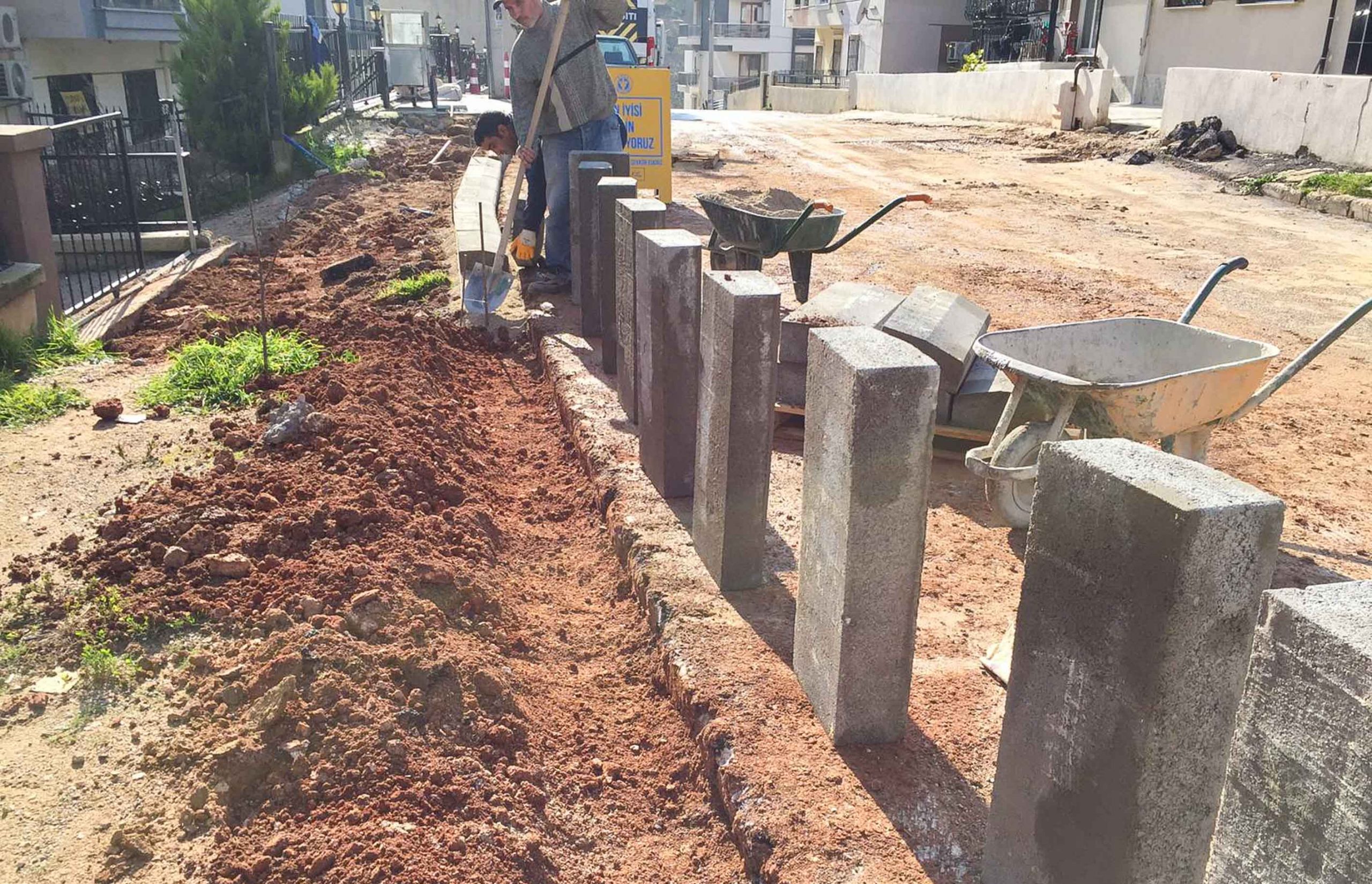 Buca Belediyesi’nden kaldırım operasyonu