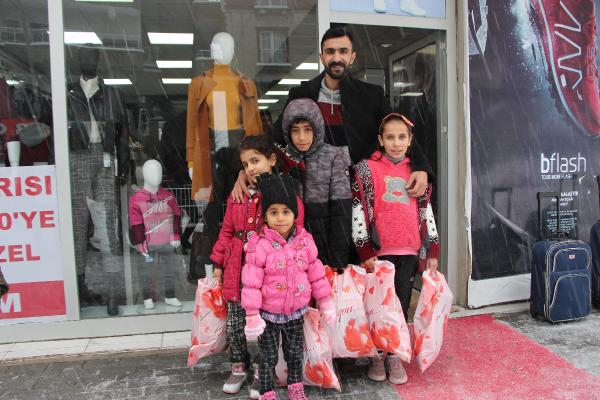 En güzel 14 Şubat kutlaması: İhtiyacı olan 150 çocuk sevindirildi!