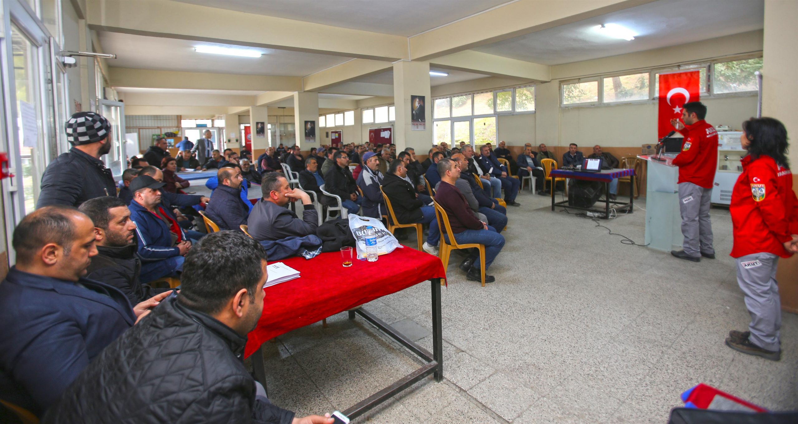 Karabağlar Belediyesi’nde AKUT eğitimi