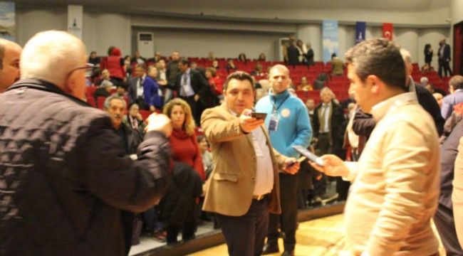 İzmir Kent Konseyi'nde flaş iddia! 'Usulsüzlük yapıldı'