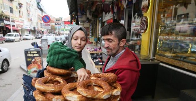Gevrekçiden duygulandıran jest: Bir günlük hasılatını depremzedelere bağışladı