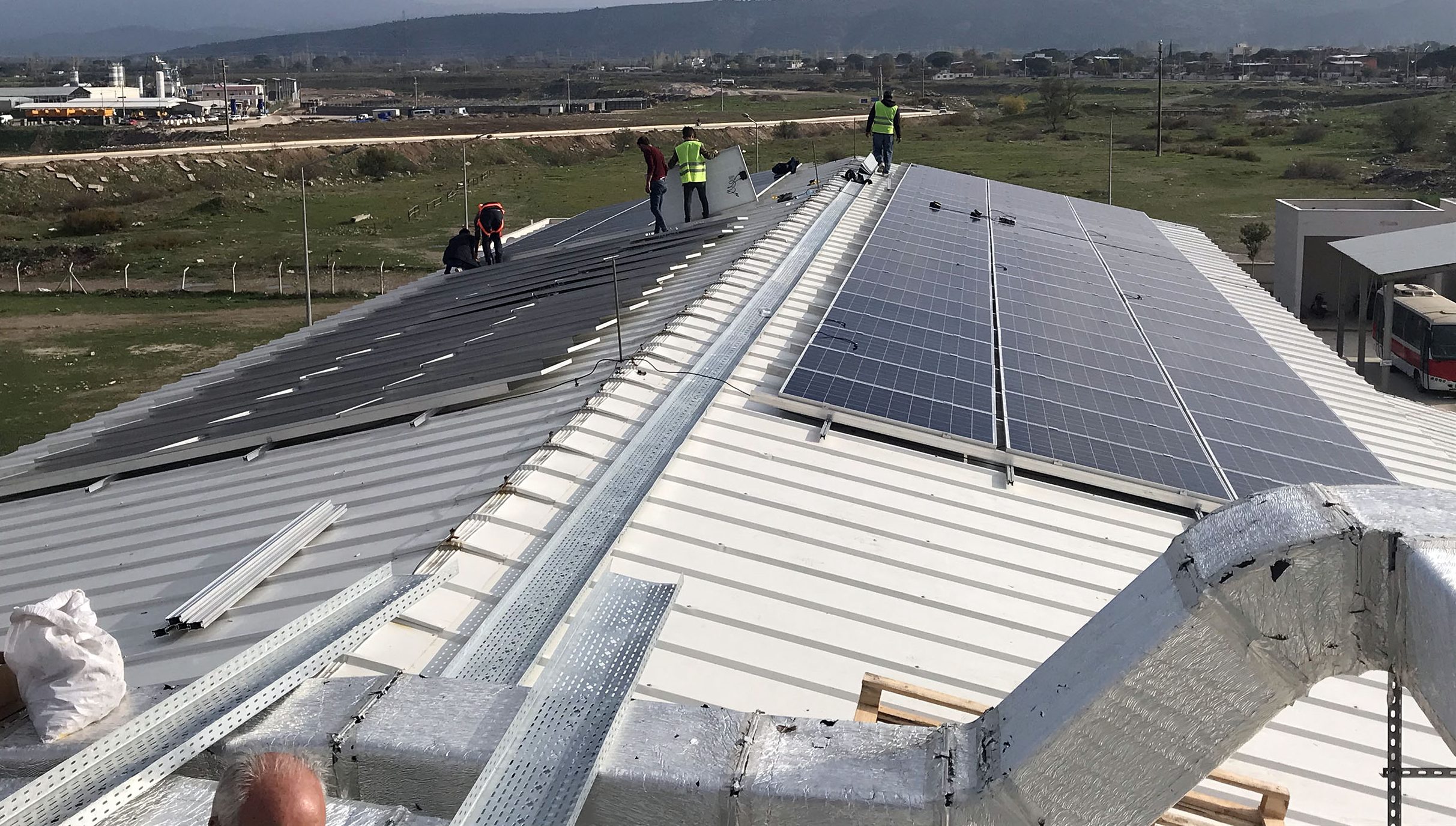 İzmir tasarrufta örnek: Dört tesis daha enerjisini güneşten alacak!