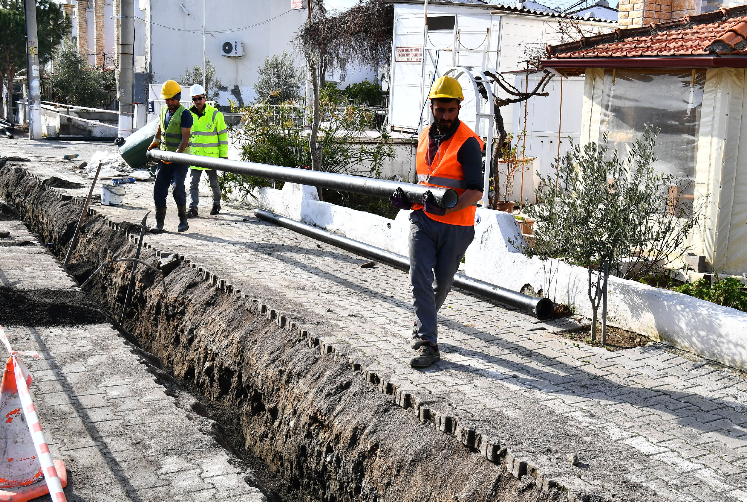 İZSU'dan Dikili’ye altyapı desteği!