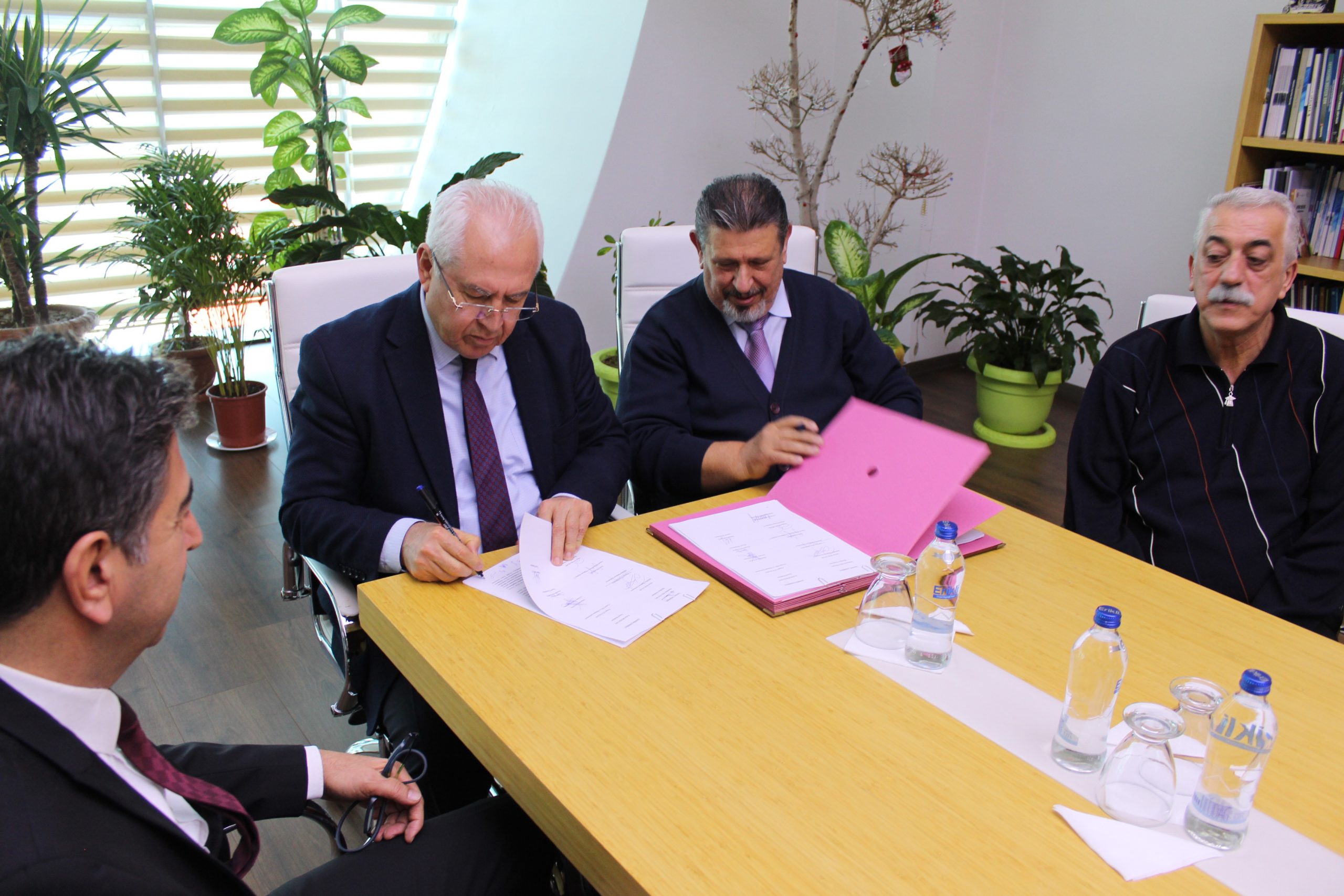 Karabağlar Belediyesi’nde ‘yüzde 12 zam’ sevinci