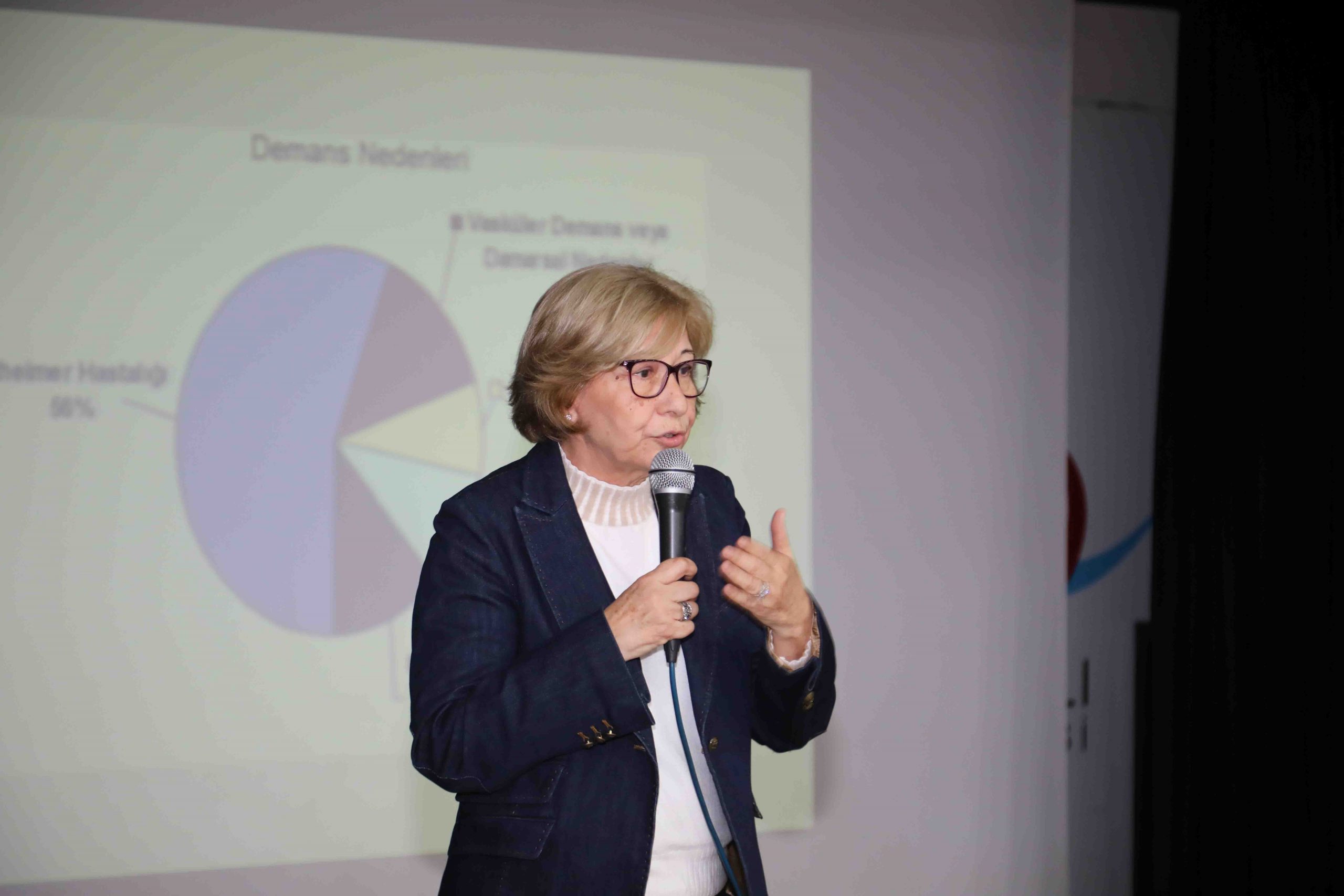 Bayraklı'da Alzheimer semineri