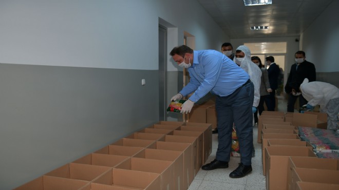 Başkan Gümrükçü'den salgınla mücadelede örnek çalışma: Şehit aileleri ve gaziler unutulmadı