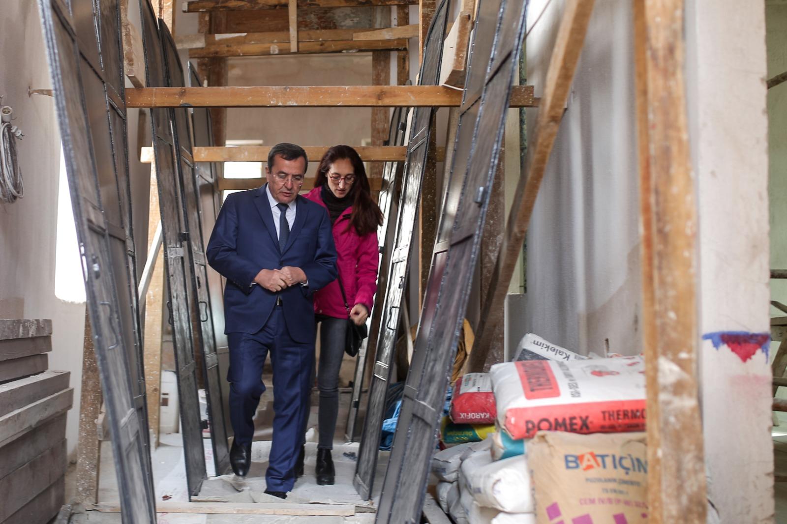 Başkan Batur’dan tarihi gezi