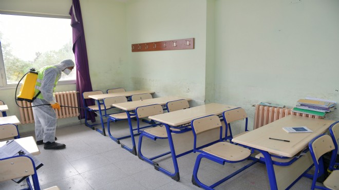 Çiğli'de virüse karşı önlem! Köşe bucak dezenfekte seferberliği!