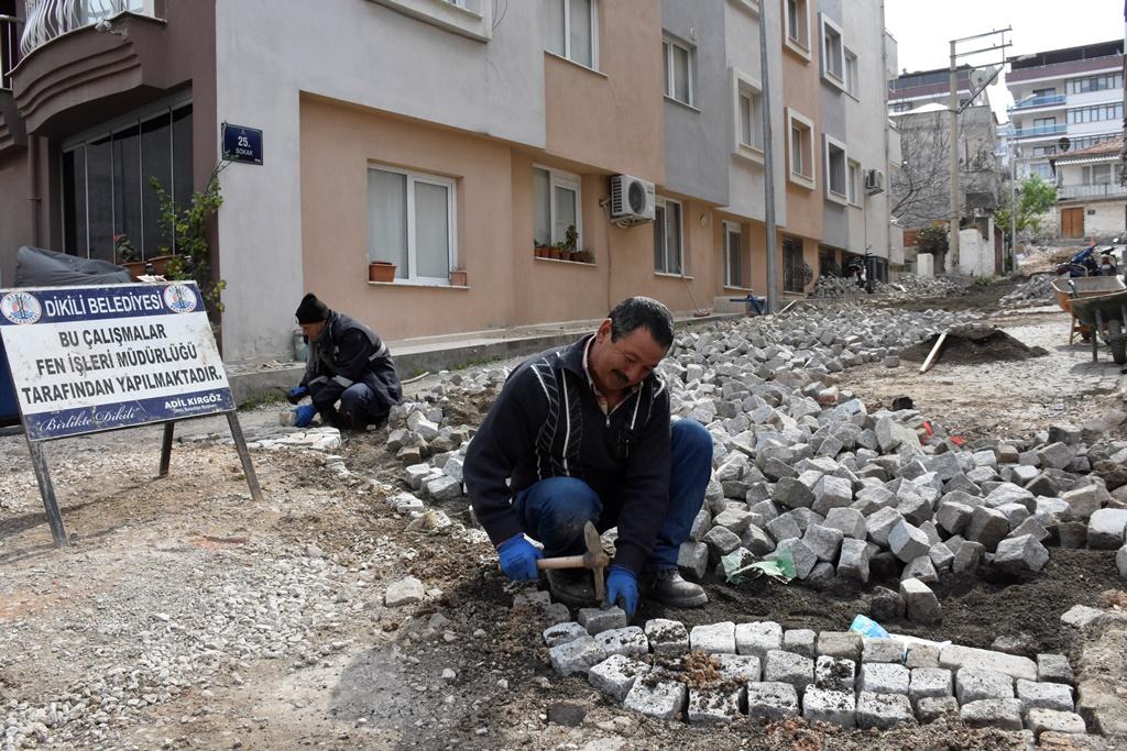 Dikili'de çifte mesai: Koronavirüsle mücadele ve kent içi saha çalışmalarına devam!