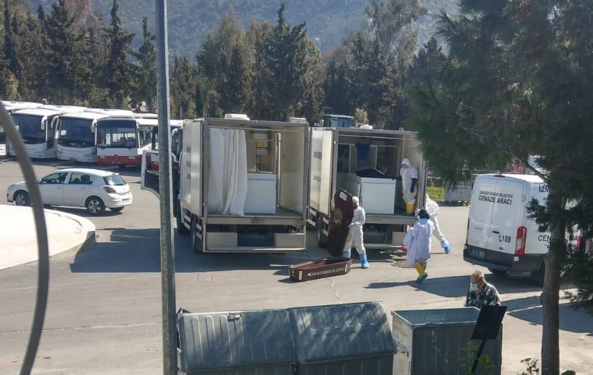 İzmir'de koronavirüs defini