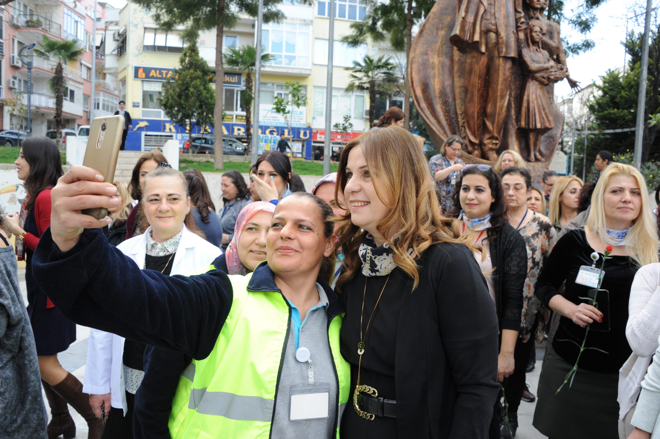 Balçovalı kadınlar kendi hayatlarını kısa filmde anlattı! Zorluk yoktur mücadele vardır!