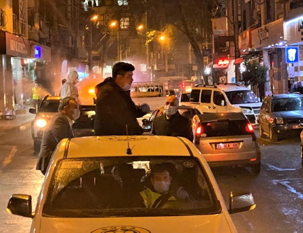 Başkan Kılıç’tan koronavirüs mesaisi: Araca bindi, sokakları ilaçladı