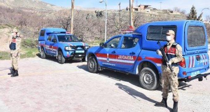 Üç mahalle daha karantinaya alındı, giriş çıkış jandarma tarafından tutuluyor