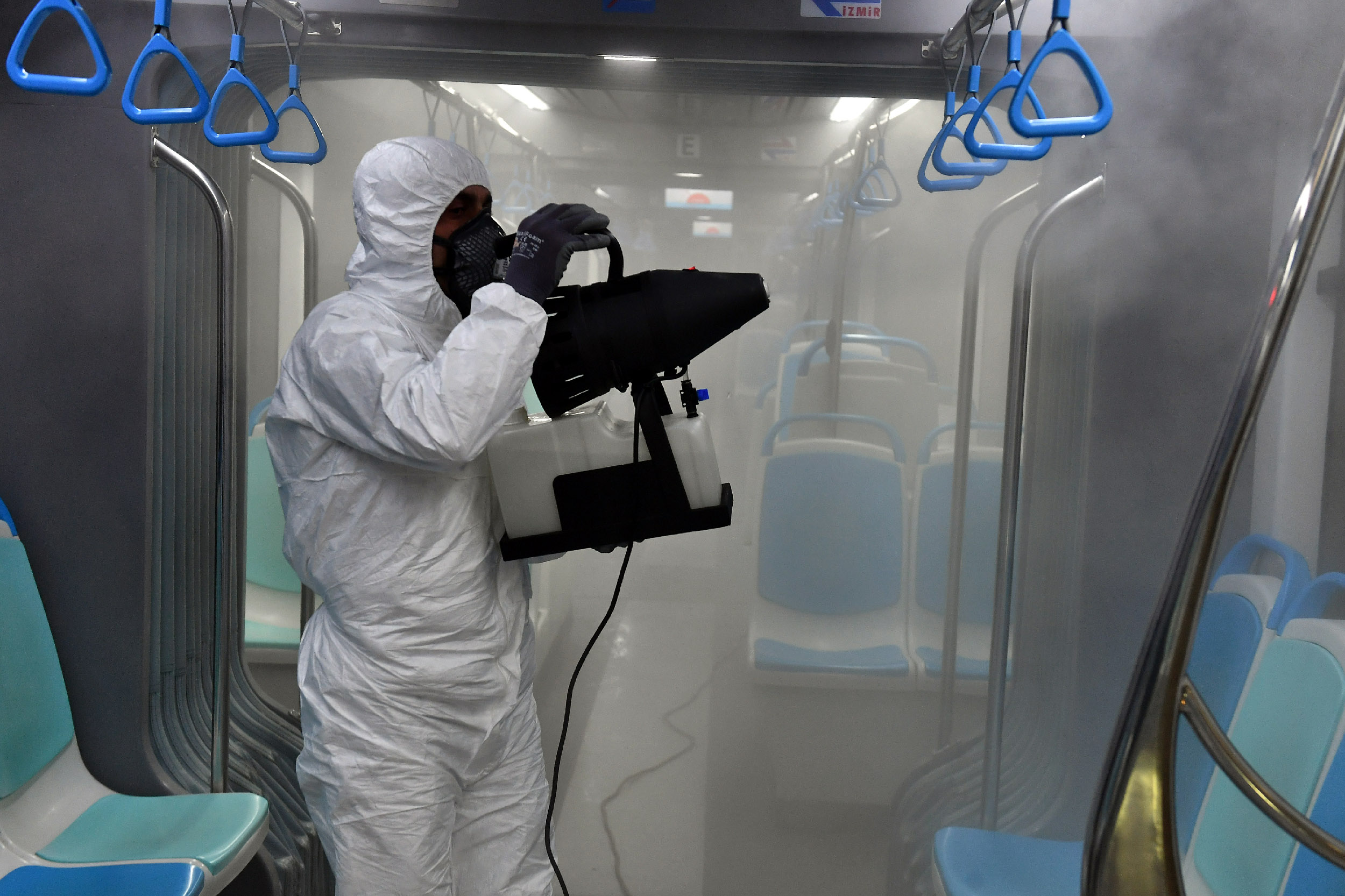 İzmir’de toplu ulaşıma virüs önlemi! Tüm araçlarda ilaçlama yapıldı