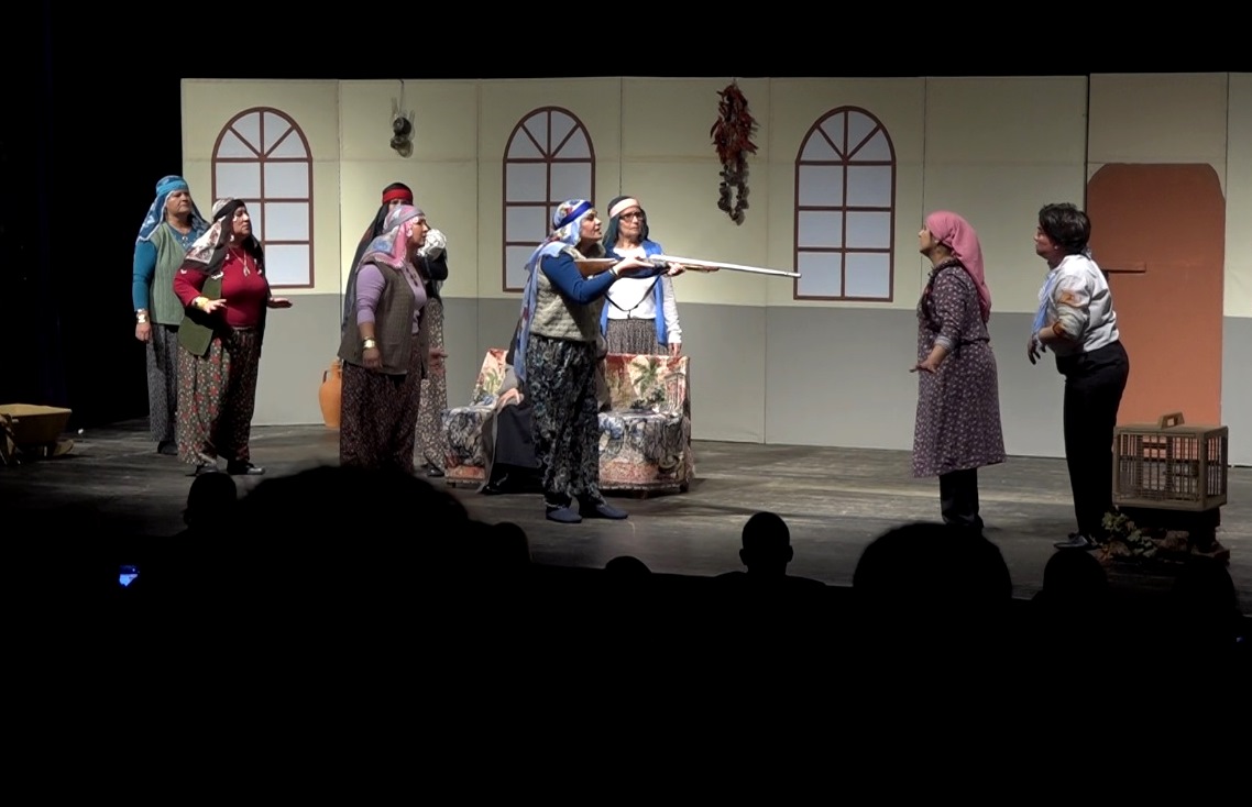 Bornova'da 'Töre' sahnelendi