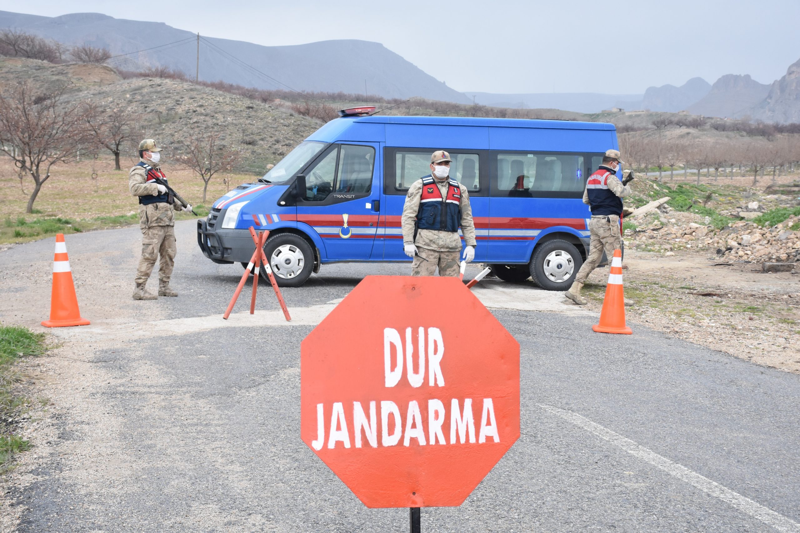 Giriş çıkışlar yasaklandı, 5 mahalle daha karantina altında