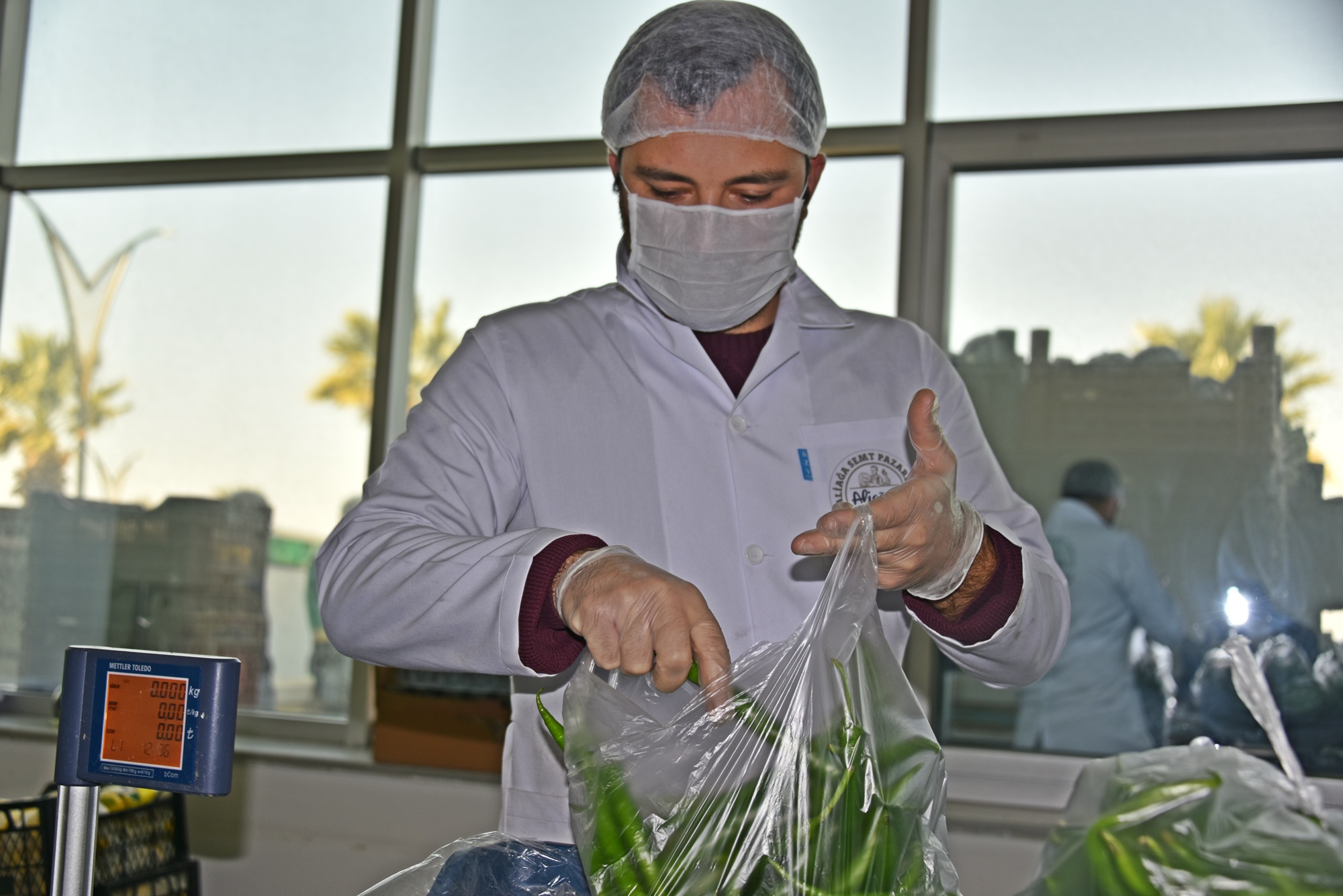 Aliağa Belediyesi'nden evdeki yurttaşlara online çözüm: Kimse erzaksız kalmayacak