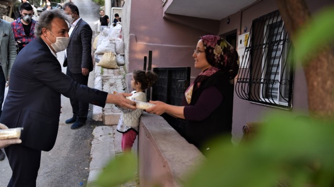 Bornova'da ihtiyaç sahibi ailelere sıcak yemek servisi