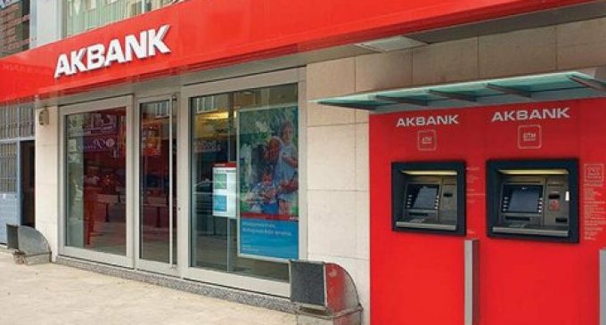 Covid-19 testi iki kez negatif çıkan İzmirli bankacı koronavirüsten yaşamını yitirdi