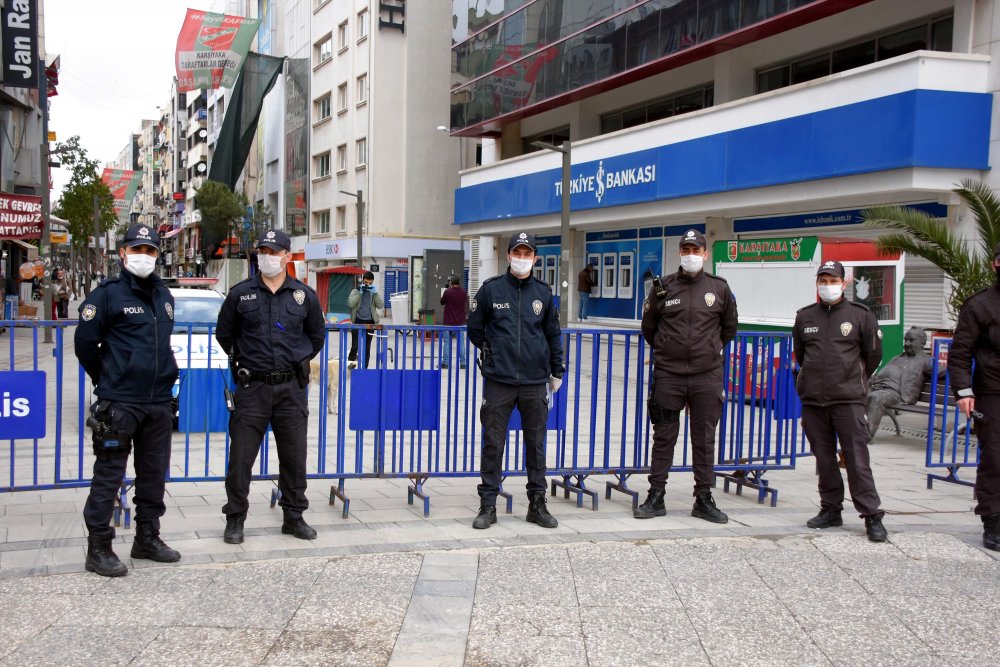 İzmir'in meşhur çarşısı kapatıldı. Giriş-çıkış yasak
