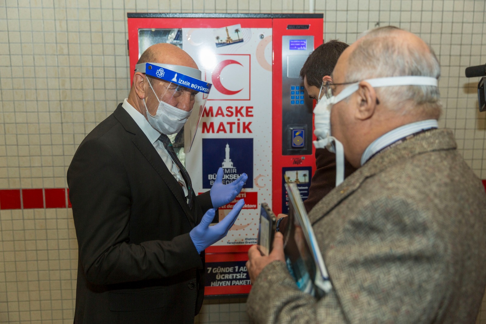 Büyükşehir Belediyesi virüsle mücadelede ses getirdi! Uluslararası basında İzmir!