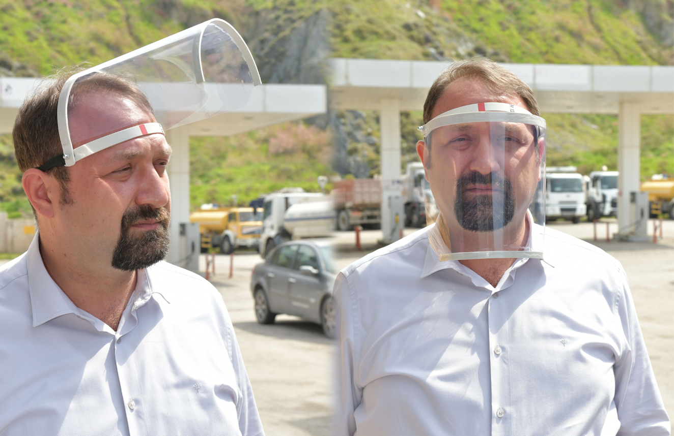 'Mühendis Başkan'dan sağlık personeli için yaratıcı icat: PVC su borusundan siperlik!