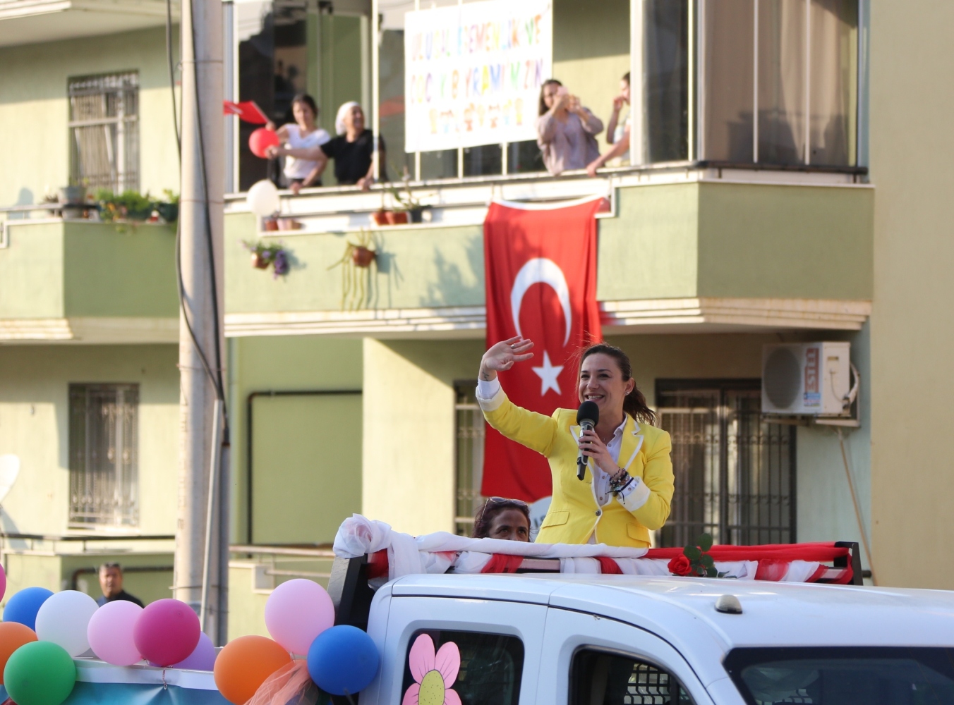 Efes Selçuk'ta Başkan Sengel'den sokak sokak bayram turu!