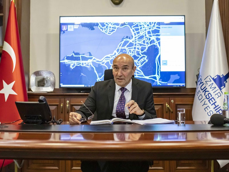 Soyer 'günlük'ten duyurdu: 'Sokağa çıkma yasağında 5 bin personel alarmda'