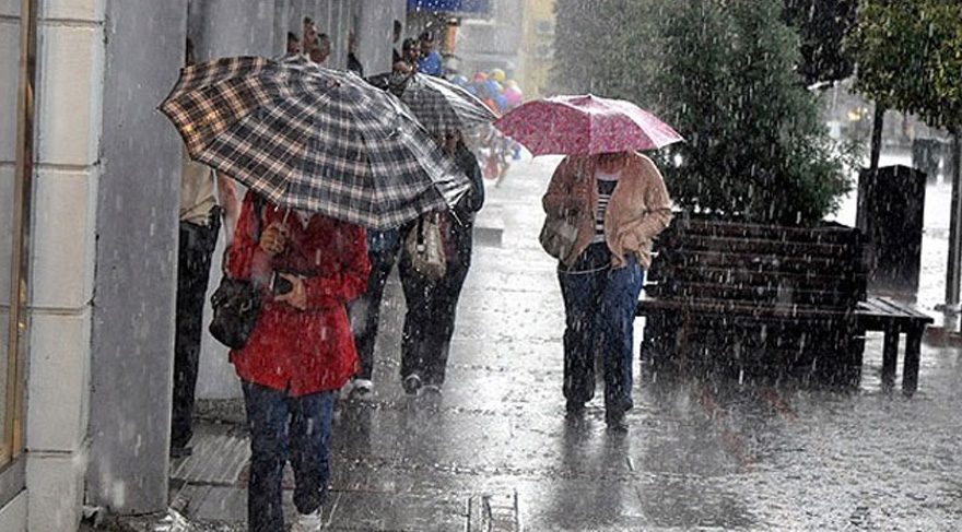 İzmir için kuvvetli sağanak ve dolu uyarısı