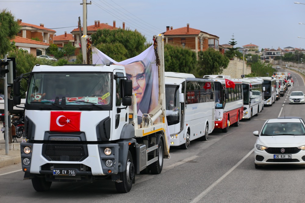 23 Nisan'da Çeşme tek yürek oldu!