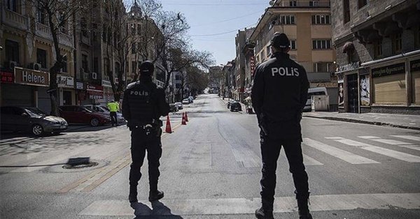 Sokağa çıkmak bu hafta sonu da yasak