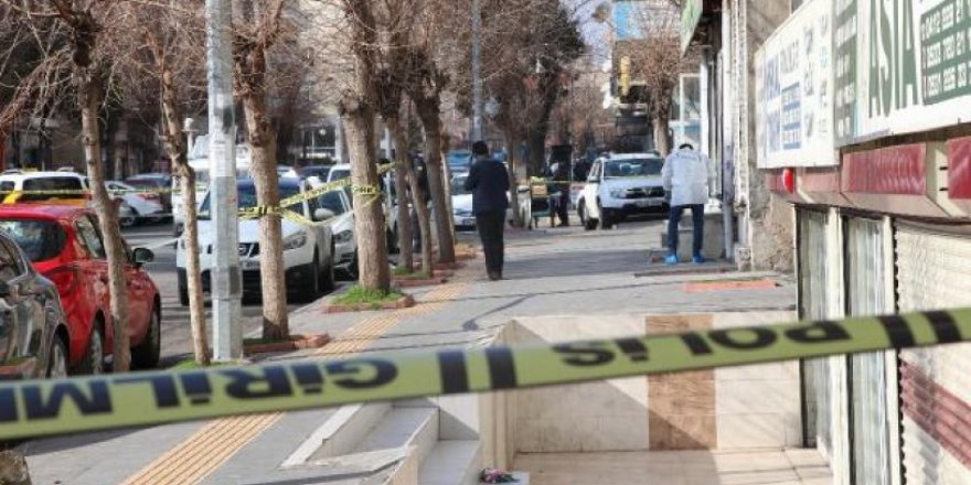 Salihli'de cadde ortasında pompalı dehşet!