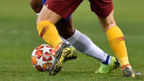 FIFA'dan tarihi karar! Oyuncu değişikliği sayısı 5'e yükseldi