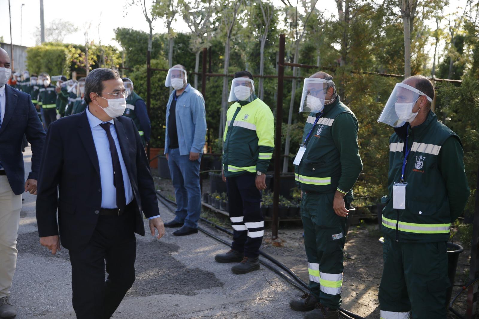 Buruk 1 mayıs.. Başkan Batur bayramı belediye işçileriyle birlikte kutladı