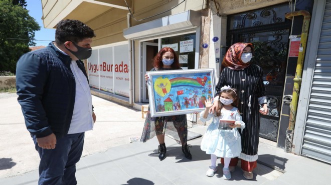 Buca’da minikler Zübeyde Ana’yı resmetti