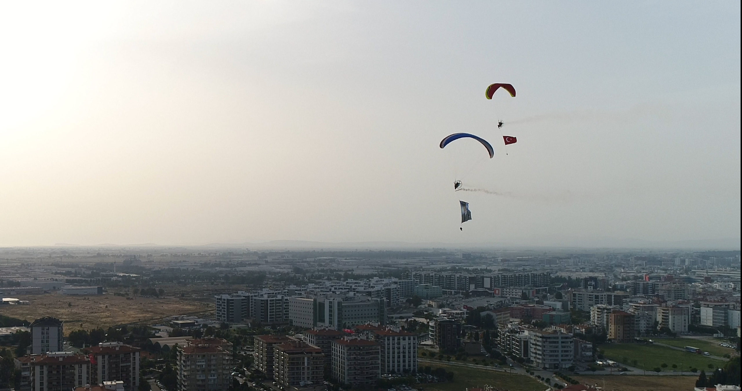 Çiğli Belediyesi 19 Mayıs coşkusunu göklere taşıdı