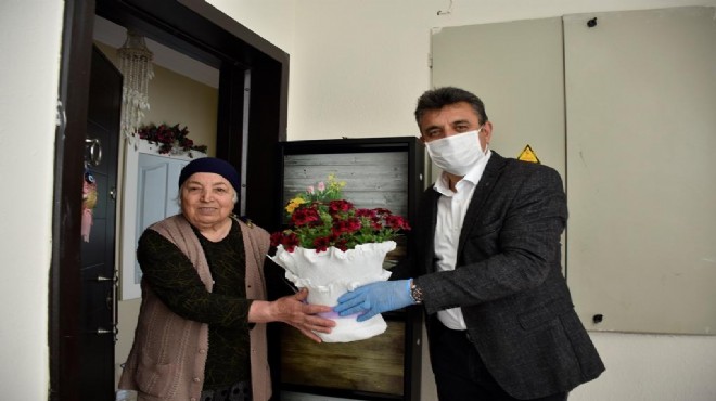 Dikili'de Başkan Kırgöz'den duygulandıran 'Anneler Günü' ziyareti