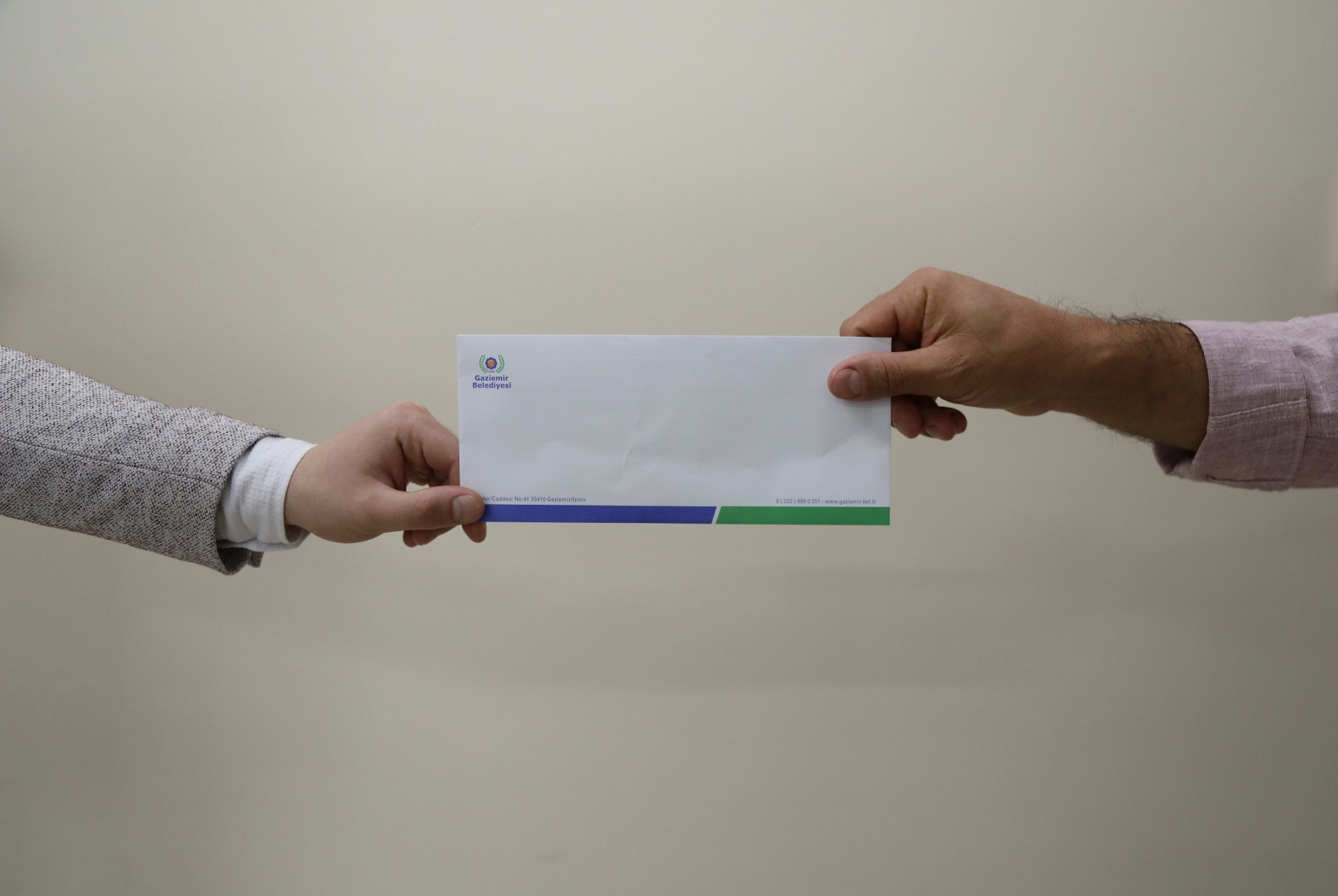 Gaziemir'de belediyeden berberlere alışveriş çeki!