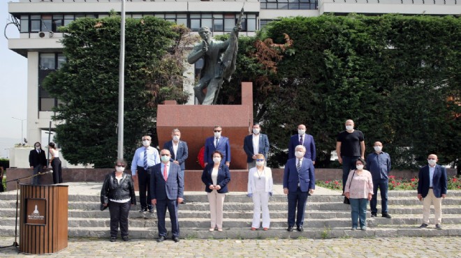 İzmir'in milli mücadele öncüsü, ilk kurşunu sıkan Gazeteci Hasan Tahsin anıldı