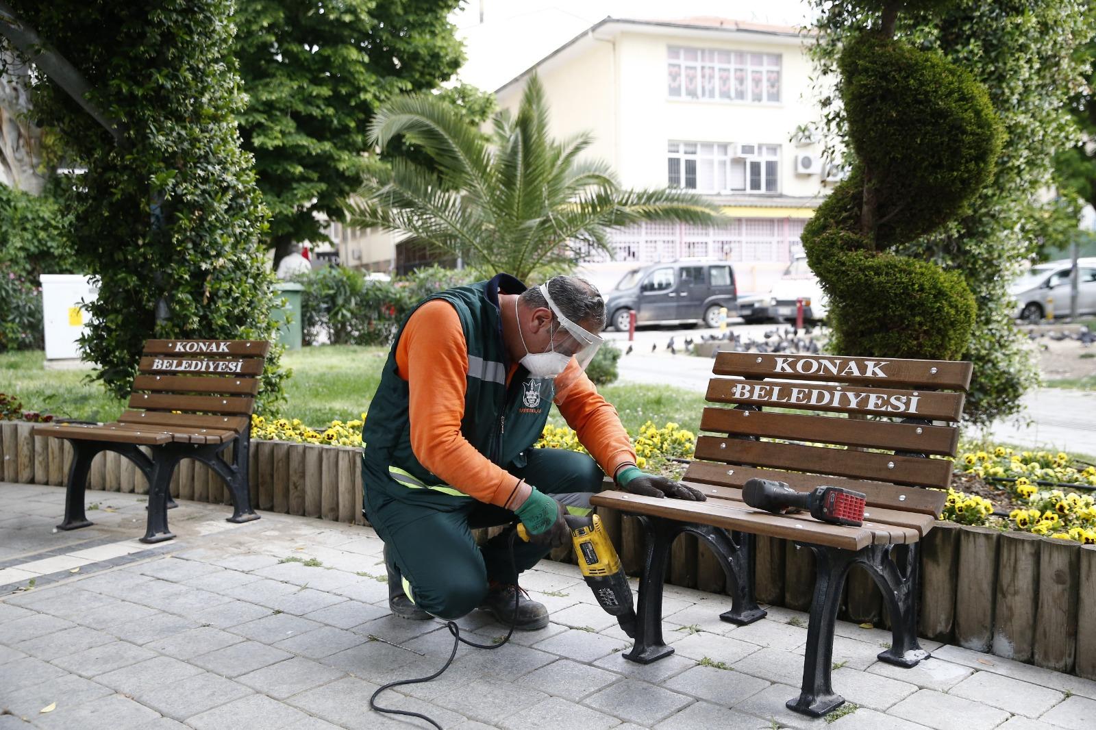 Konak parklarında tek kişilik bank dönemi!