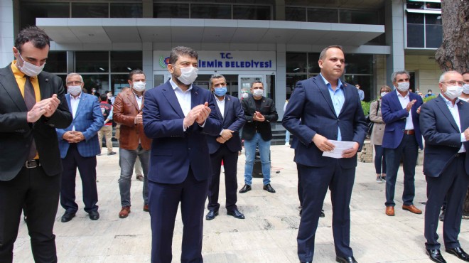 AK Parti'den Gaziemir Belediyesi önünde Başkan Arda'ya istifa çağrısı!