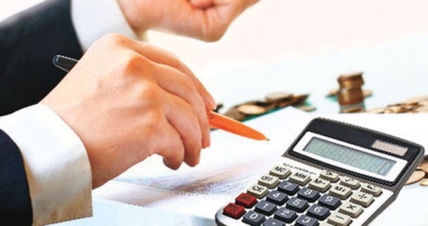 Konak’ta 65 yaş için kapıda vergi ödeme hizmeti