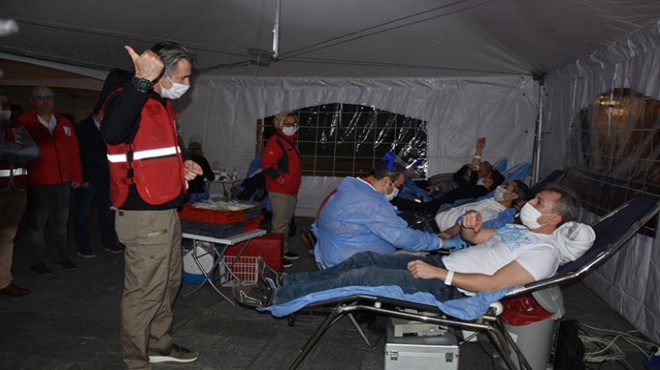 Kızılay'ın hayati çağrısına İzmirliler'den destek!