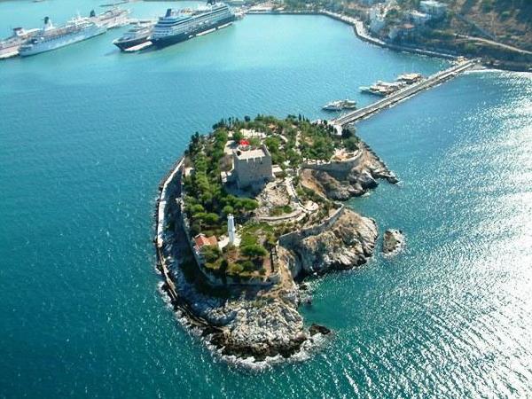 Kuşadası’nın simgesi Güvercinada Kalesi, UNESCO Dünya Mirası Geçici Listesi’nde